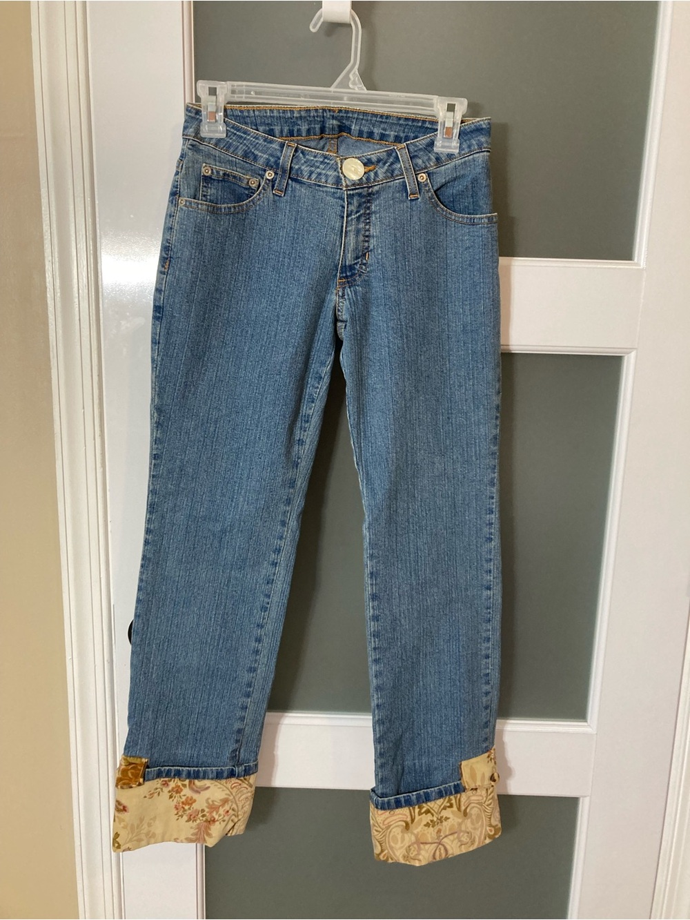 3 Sisters Vintage Velvet Floral Cuff Straight Leg Jeans Medium Wash Size 0